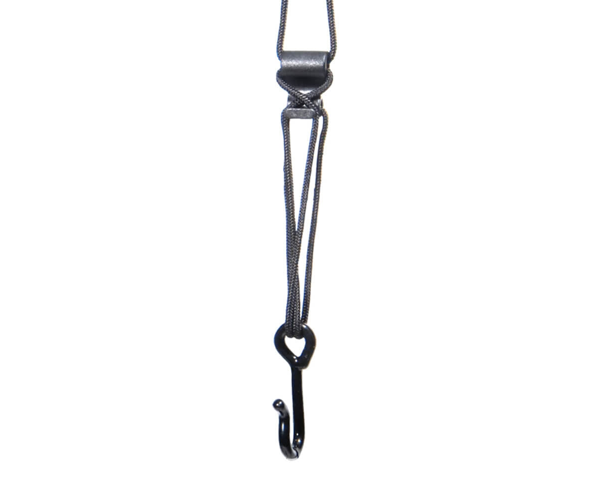 Easy to attach with a plastic-covered metal hook