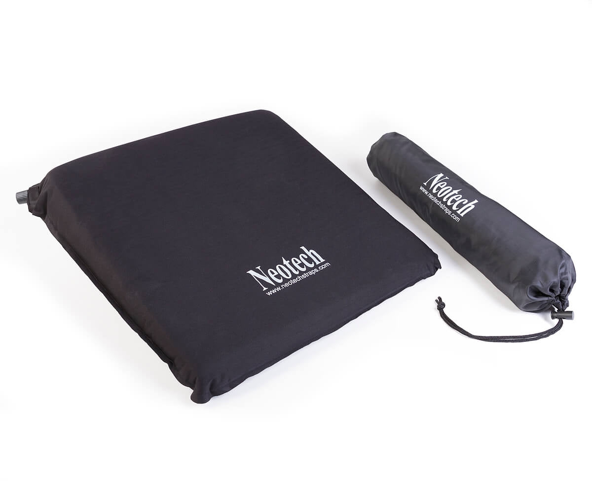 The self-inflating Posh-Rite™ promotes better posture for more comfortable playing